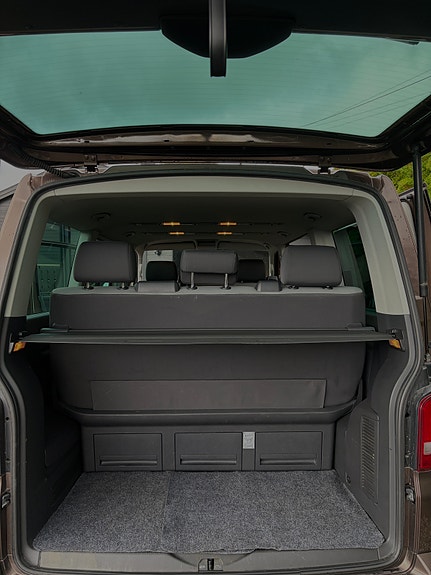 Volkswagen Multivan 11 of 13