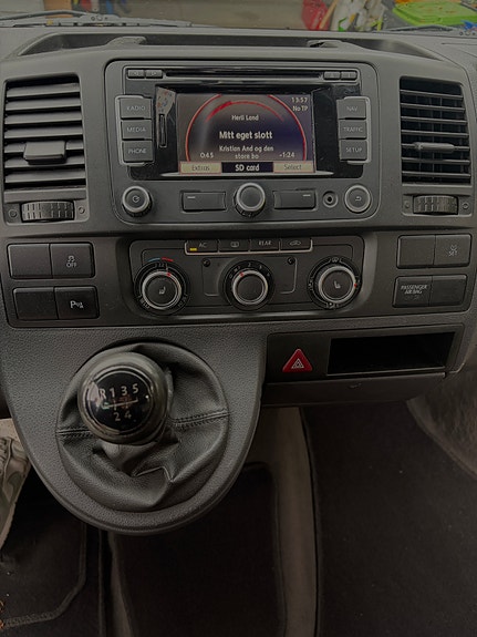 Volkswagen Multivan 7 of 13