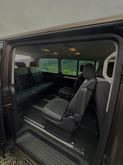 Volkswagen Multivan 10 of 13