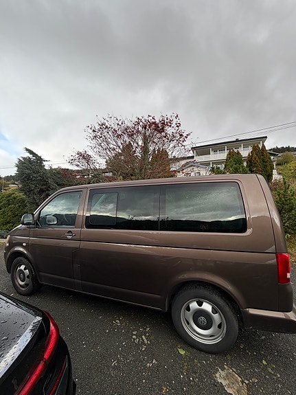 Volkswagen Multivan 5 of 13