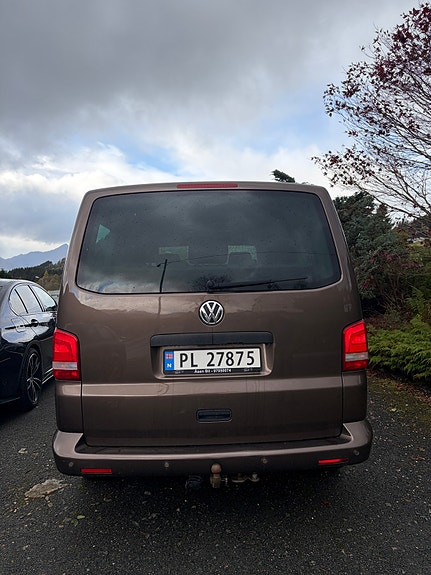 Volkswagen Multivan 4 of 13