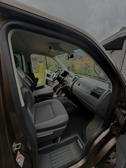 Volkswagen Multivan 8 of 13