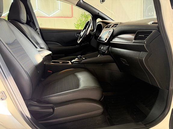 Nissan Leaf 12 of 28