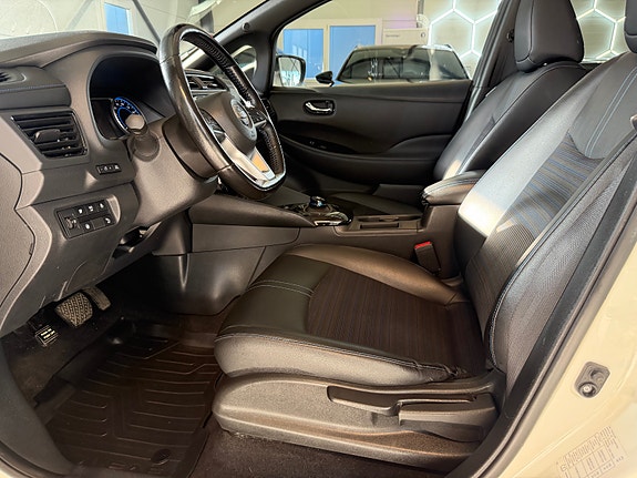 Nissan Leaf 10 of 28
