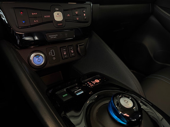 Nissan Leaf 24 of 28