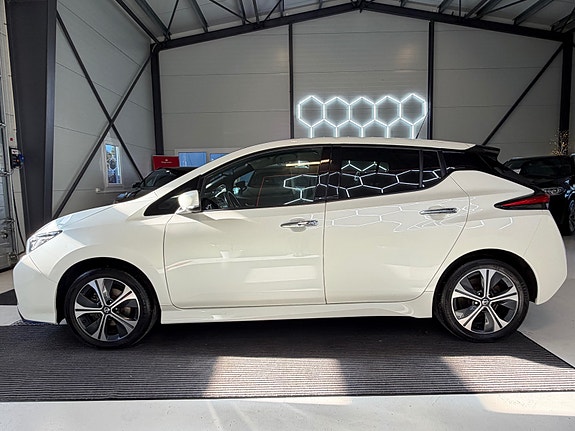 Nissan Leaf 9 of 28