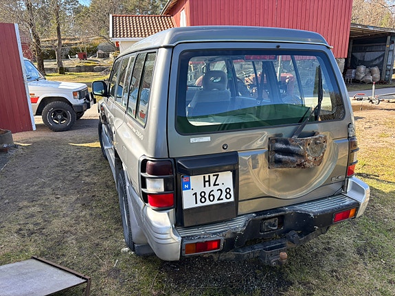 Mitsubishi Pajero 7 of 11