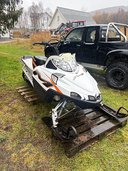 Arctic-cat M8 3 of 7