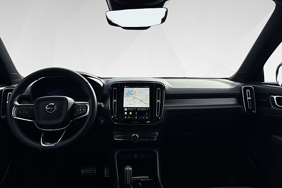 Volvo XC40 9 of 17