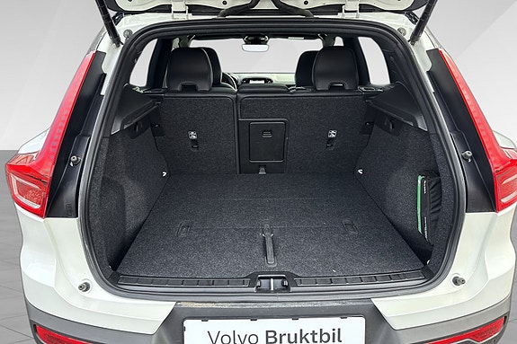 Volvo XC40 7 of 17
