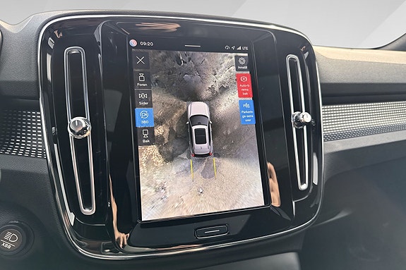 Volvo XC40 16 of 17