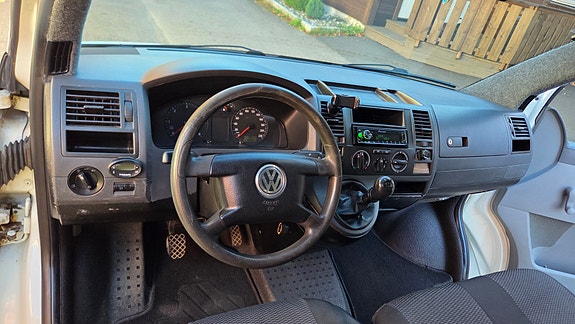 Volkswagen Transporter 11 of 16