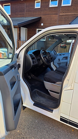 Volkswagen Transporter 10 of 16
