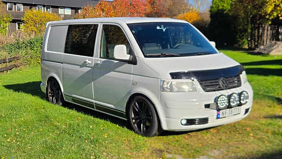 Volkswagen Transporter 4 of 16