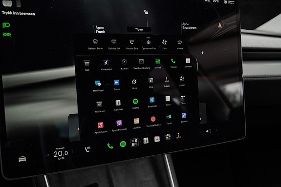 Tesla Model Y 22 of 30