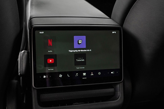 Tesla Model Y 15 of 30