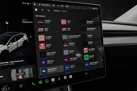 Tesla Model Y 24 of 30