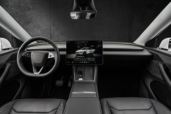Tesla Model Y 17 of 30