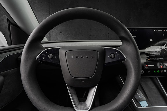 Tesla Model Y 20 of 30
