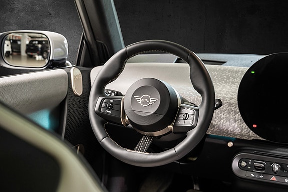 MINI Cooper SE 15 of 30