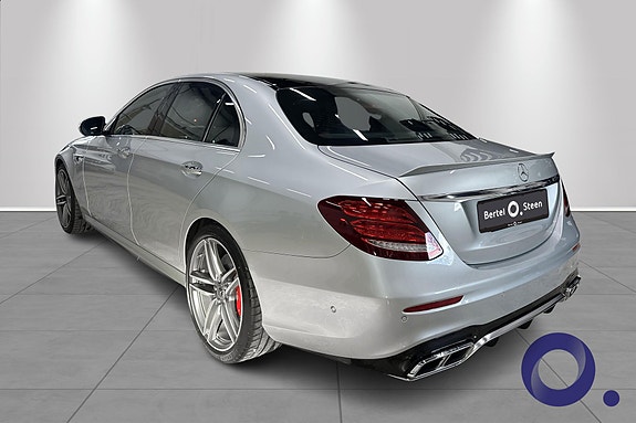 Mercedes-Benz E63 3 of 21