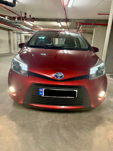 Toyota Yaris 10 of 25