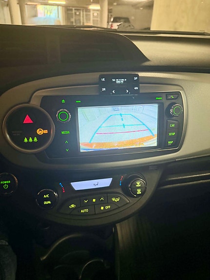 Toyota Yaris 9 of 25