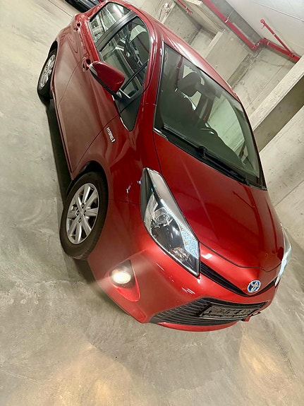Toyota Yaris 13 of 25