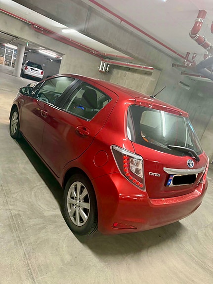 Toyota Yaris 11 of 25