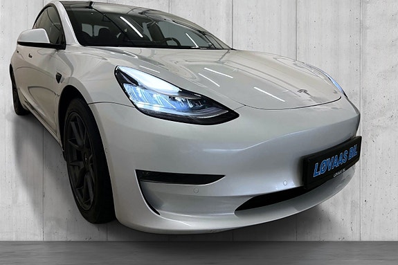Tesla Model 3 3 of 17
