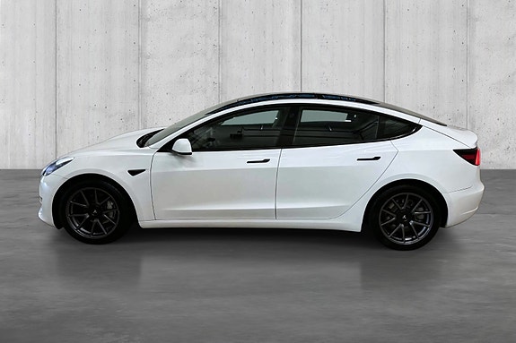 Tesla Model 3 5 of 17