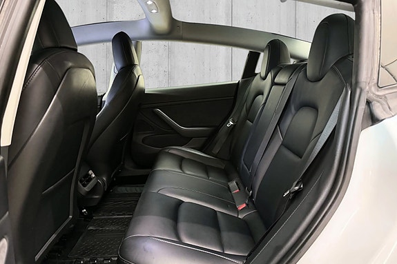 Tesla Model 3 15 of 17