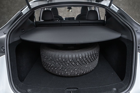 Tesla Model Y 29 of 30