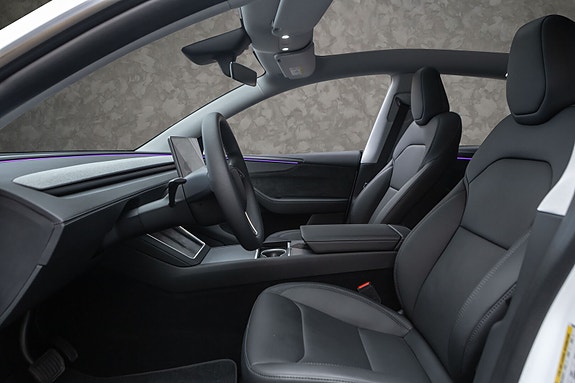 Tesla Model Y 20 of 30