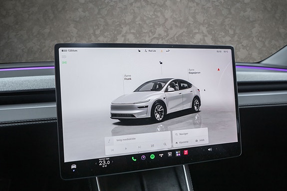 Tesla Model Y 14 of 30