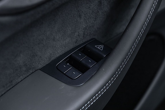 Tesla Model Y 19 of 30