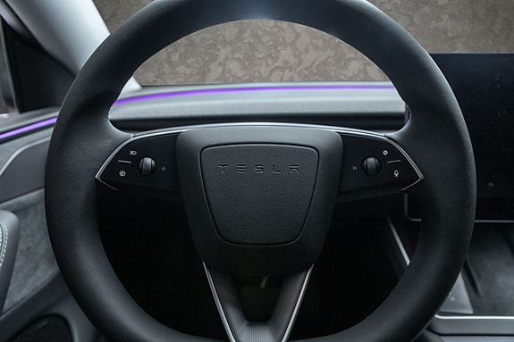Tesla Model Y 11 of 30