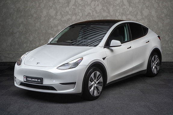 Tesla Model Y 2 of 30
