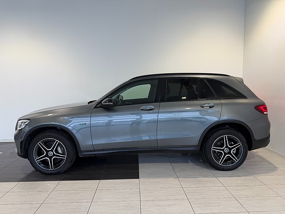 Mercedes-Benz GLC300 de 4 of 30