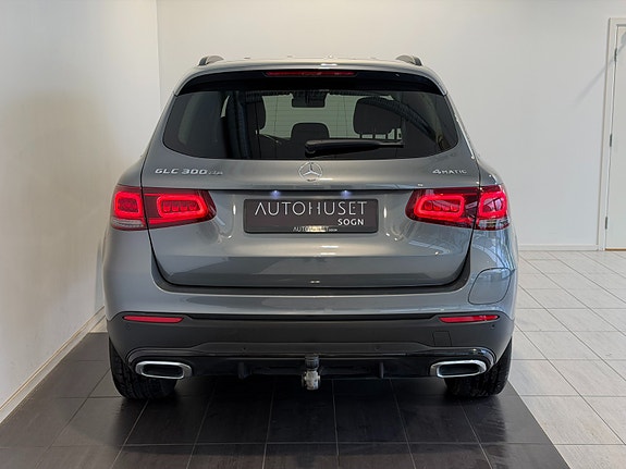 Mercedes-Benz GLC300 de 7 of 30