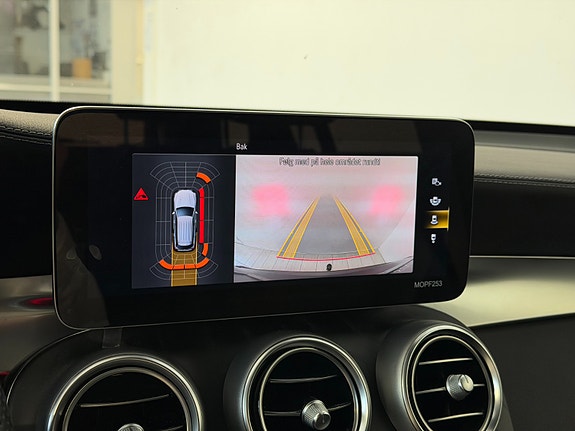 Mercedes-Benz GLC300 de 25 of 30