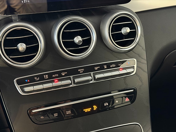 Mercedes-Benz GLC300 de 30 of 30