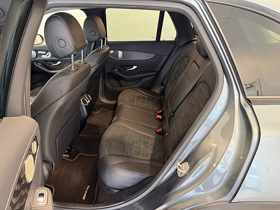 Mercedes-Benz GLC300 de 16 of 30