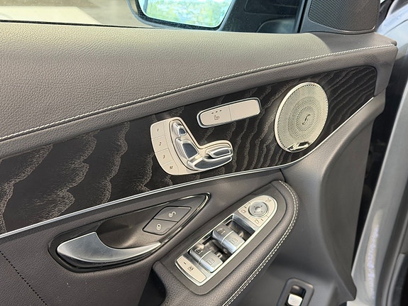 Mercedes-Benz GLC300 de 18 of 30