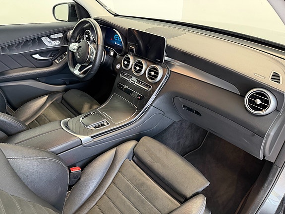 Mercedes-Benz GLC300 de 11 of 30
