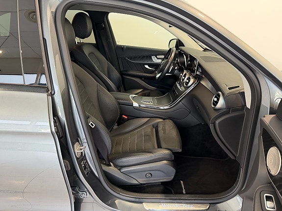 Mercedes-Benz GLC300 de 13 of 30