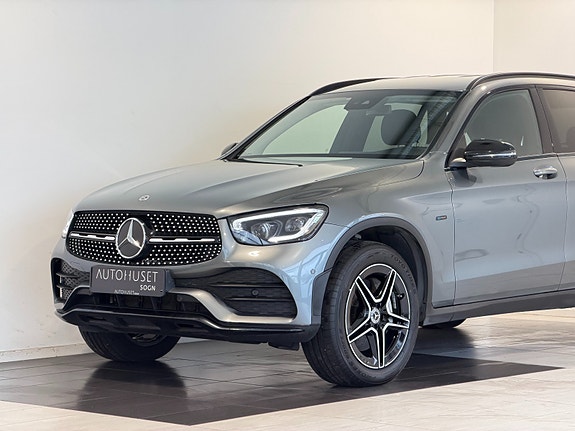 Mercedes-Benz GLC300 de 2 of 30