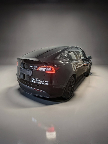 Tesla Model Y 2 of 9