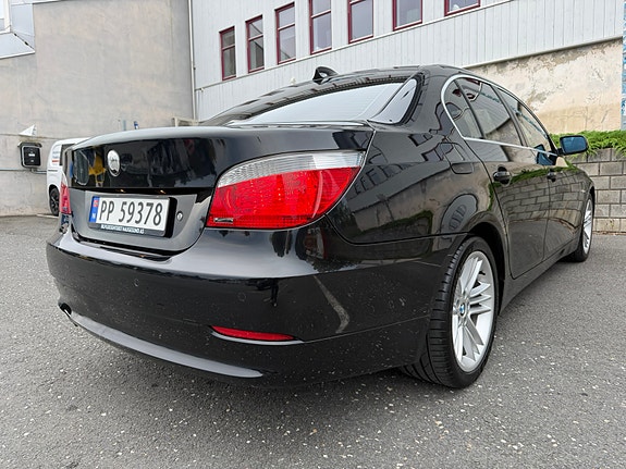 BMW 525i 16 of 30