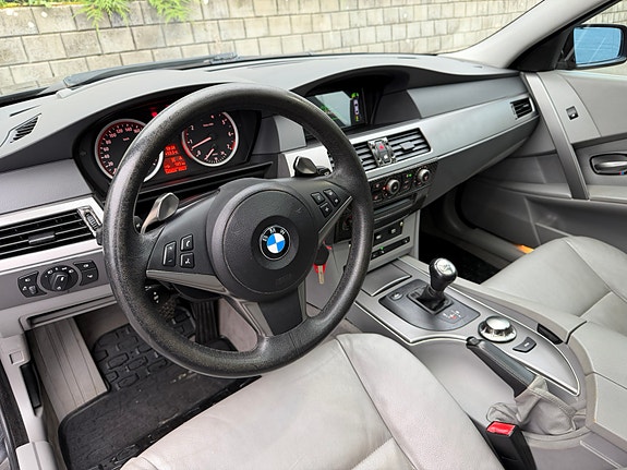 BMW 525i 23 of 30